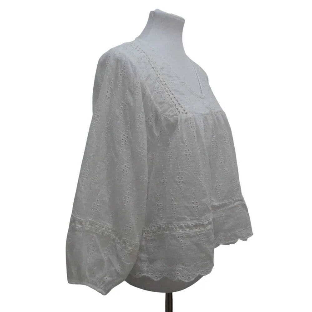 AE American Eagle White Cotton Eyelet Lace Boho Peasant Top Womens Small
